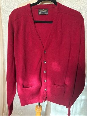 Puritan Men’s Deep Red V-Neck button up Lambs Wool Cardigan Vintage. Size M